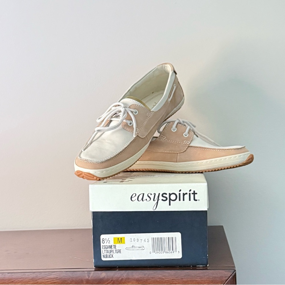 Easy Spirit Esgamete Women’s Cream and Tan Loafers